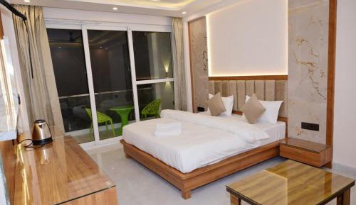 Deluxe Double Room with Balcony