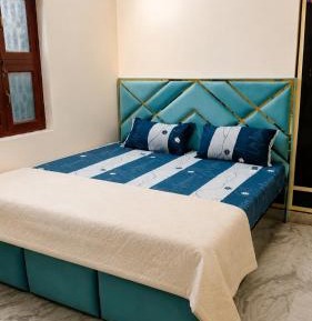 King Studio with Sofa Bed