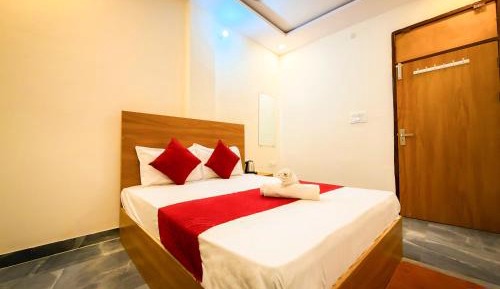 Deluxe Double Room (2 Adults + 1 Child)