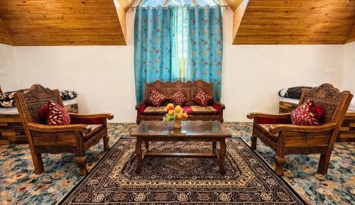 Family Room with Mountain View