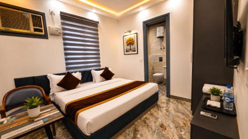 Double Room with Private Bathroom