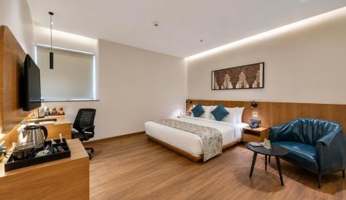 Winter Green Premium King Room with No View