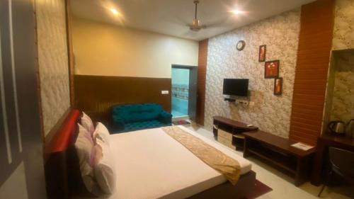Queen Room