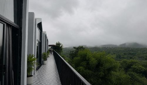 Vanvass Chalet with Mountain View
