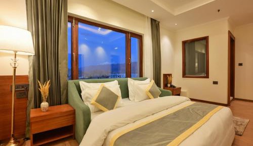 Deluxe Family Suite