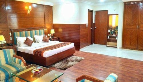 Deluxe King Suite