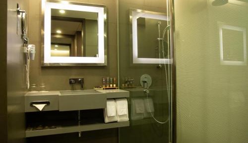 Superior Twin Room -  Happy Hours (BUY 1 GET 1) all beverages at Cafe Joy (12 pm to 6pm), 20% discount on F & B, 20% discount on Laundry