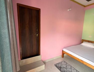 Deluxe Double Room (2 Adults + 1 Child)