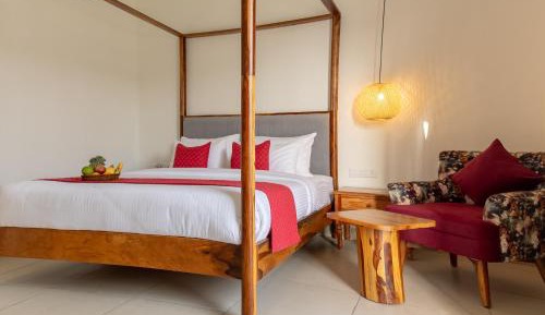 Deluxe Double Room with Balcony - Comp 2 way transfer includes to Ram Mandir in Tuk- Tuk (Timings- Morning 7 to 10 Evening 4 to 8), VIP Darshan Pass Assistance on request