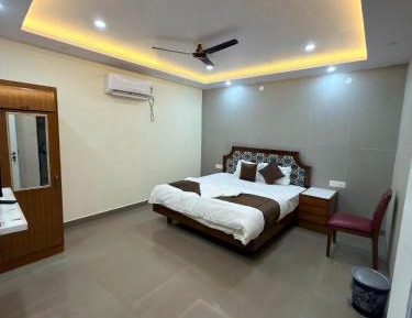 Deluxe King Room