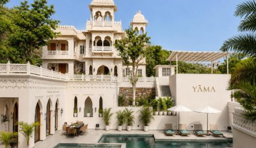Villa with Garden View