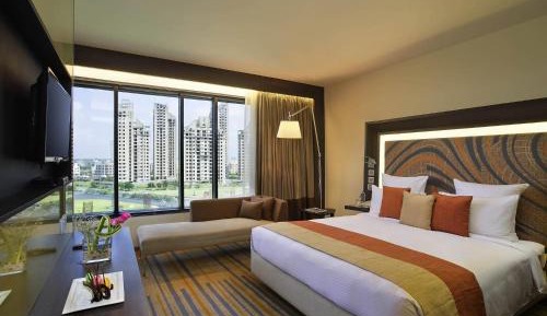 1 Bedroom Apartment with Kitchen - Free one way airport transfers, Happy Hours (BUY 1 GET 1) all beverages at Cafe Joy (12 pm to 6pm), 20% discount on F & B, 20% discount on Laundry