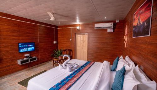 King Room with Pool View