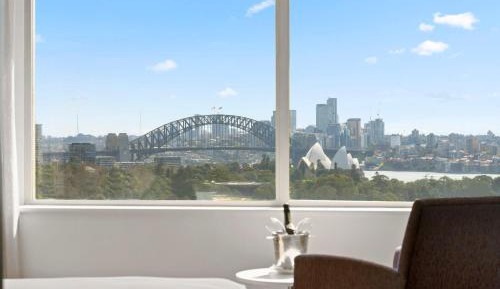 One-Bedroom King Suite with Harbor View