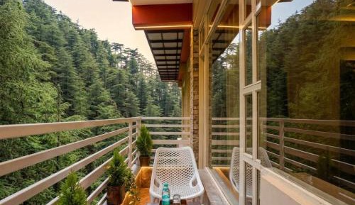 Three-Bedroom Apartment with Balcony