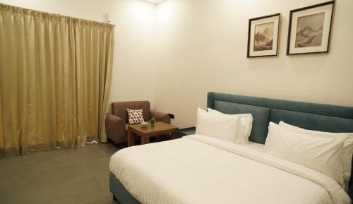 Deluxe Double Room (2 Adults + 1 Child)
