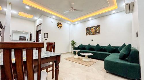 Three-Bedroom Premium Apartment with Balcony