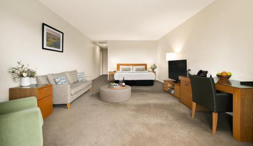 Villa Studio with Golf View, Free Parking and WIFI