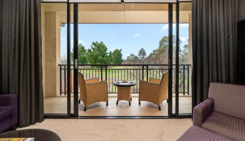 Spa Suite Resort  with Free Parking and WIFI