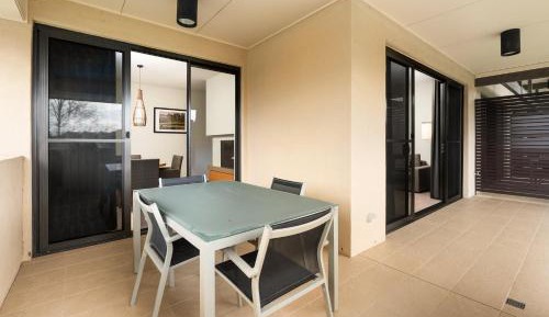 Villa 1 Bedroom with Golf View, Free Parking and WIFI