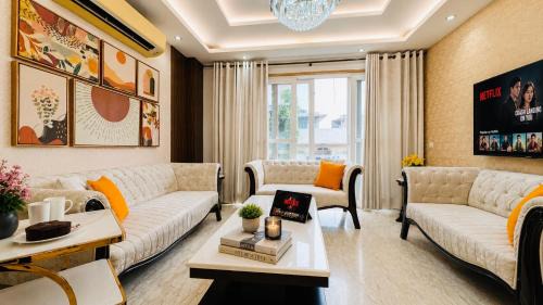 Superior Three-Bedroom Apartment