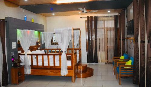 Deluxe Queen Room