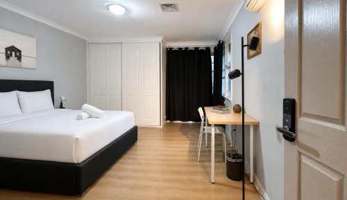 Queen Room