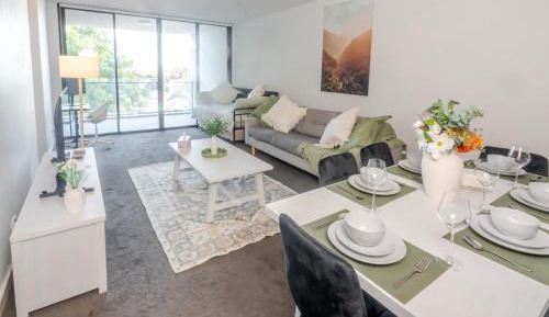 Two-Bedroom Apartment with Mountain View