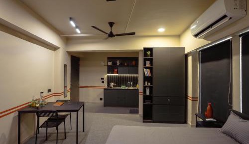 Deluxe Studio