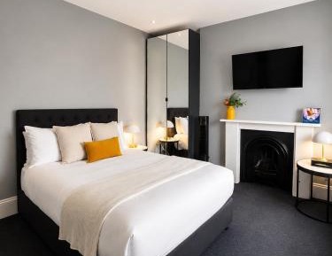 Superior Twin/Triple Studio with Ensuite Bathroom