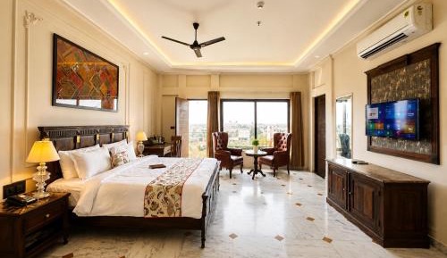 Royal With Balcony (Free Pick Up From Railway/Airport/Bus Station)