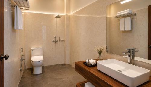 Standard Queen Room