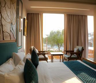 Suite with Garden View