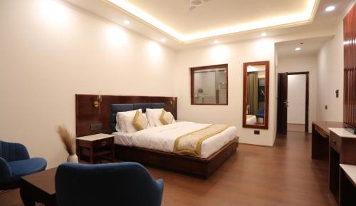 Deluxe Double Room with Balcony