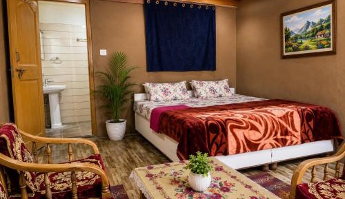 Deluxe Family Room