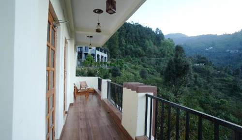 Deluxe Double or Twin Room with Mountain View