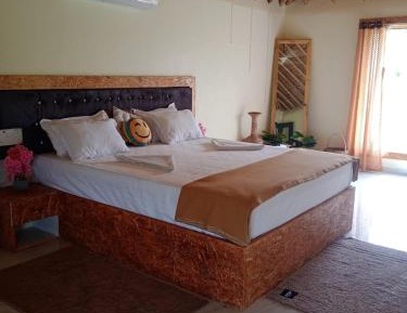 King Suite with Spa Bath (AC)