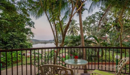 Villa Room with Double Bed and River View - 2 pint beer per night, 20% off on food & beverage and spa