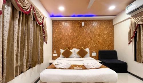 Deluxe Double Room with Extra Bed