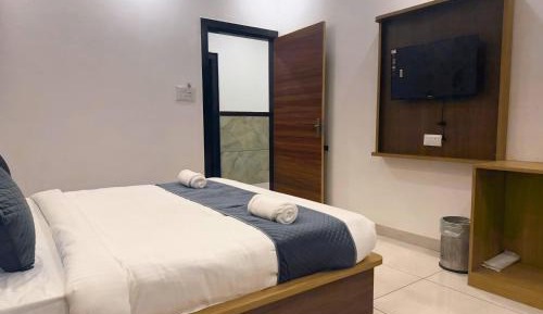 Deluxe Double or Twin Room with City View