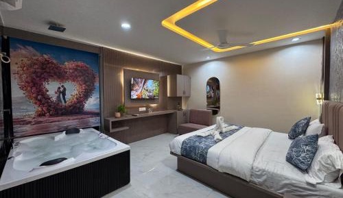 Suite with Hot Tub