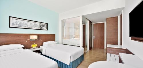 Deluxe Queen or Twin Room with City View & Flexible check-in/check-out