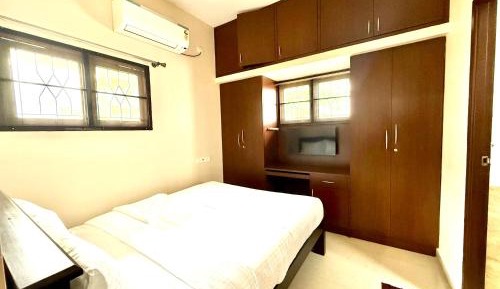 Standard Queen Room