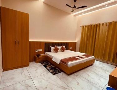 Superior King Room