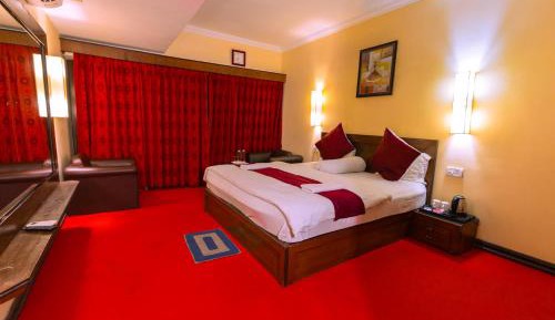 Deluxe Double Room with Side Sea View