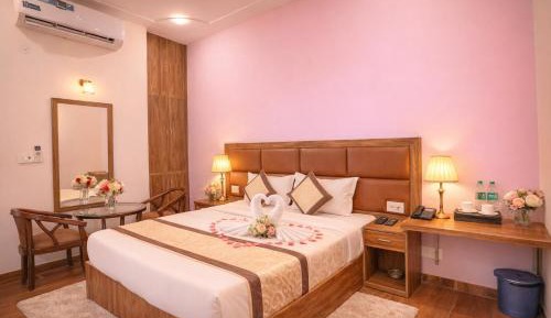 Deluxe Double or Twin Room