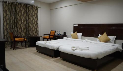 Deluxe Double or Twin Room with City View