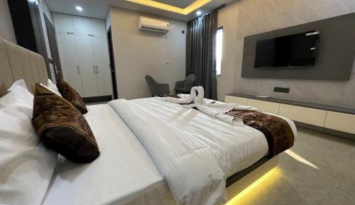 Deluxe King Room