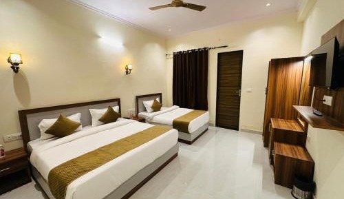 Deluxe Family Room