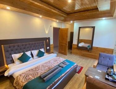 Deluxe Double Room with Balcony
